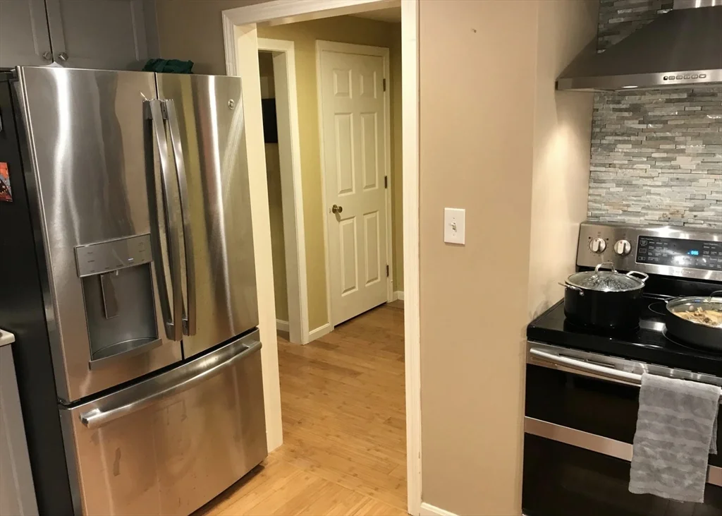 3 bed, 1 bath apartment for rent at 303 Lexington St Unit 303, Watertown — photo 3 of 13