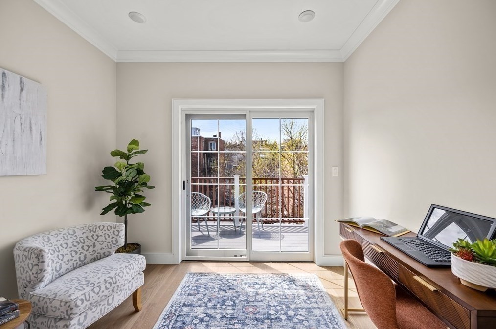 5 bed, 3 bath apartment for rent at 303 Maverick St Unit 1, East Boston — photo 6 of 17