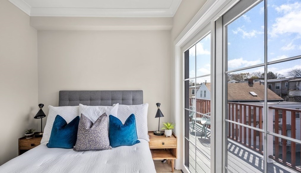 5 bed, 3 bath apartment for rent at 303 Maverick St Unit 1, East Boston — photo 5 of 17