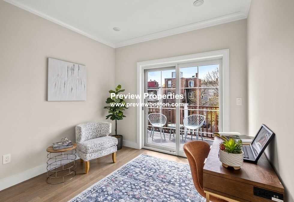 5 bed, 3 bath apartment for rent at 303 Maverick St Unit 1P, East Boston — photo 13 of 18