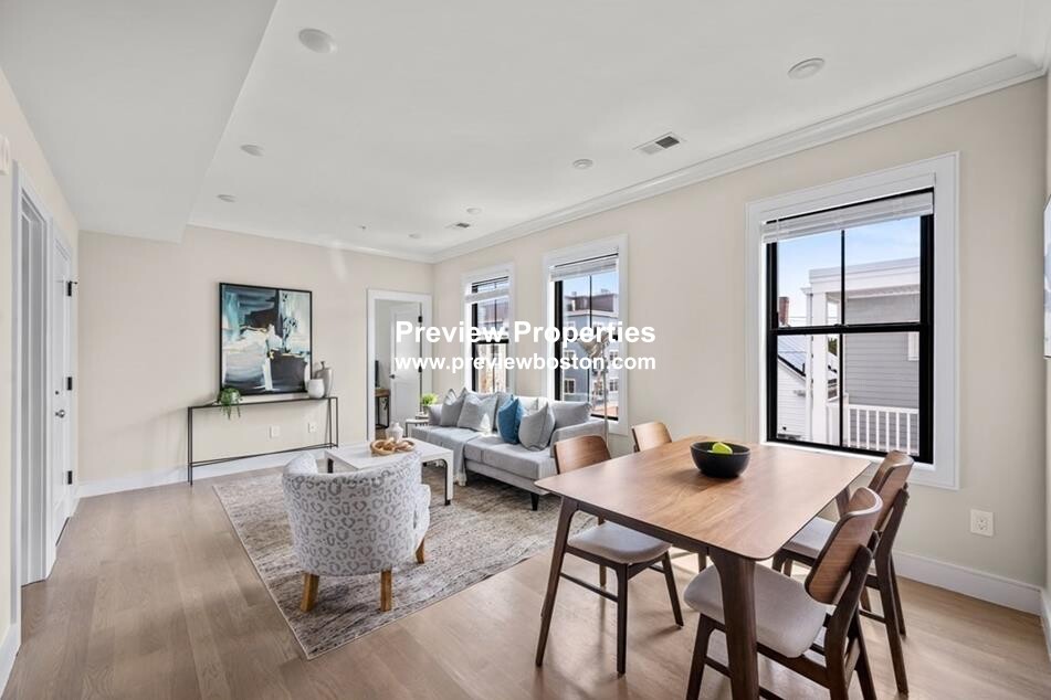 5 bed, 3 bath apartment for rent at 303 Maverick St Unit 1P, East Boston — photo 4 of 18