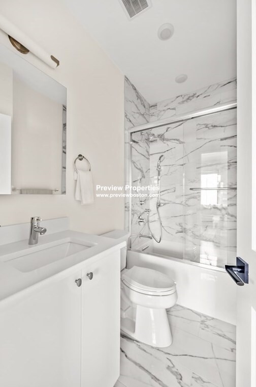 5 bed, 3 bath apartment for rent at 303 Maverick St Unit 1P, East Boston — photo 15 of 18