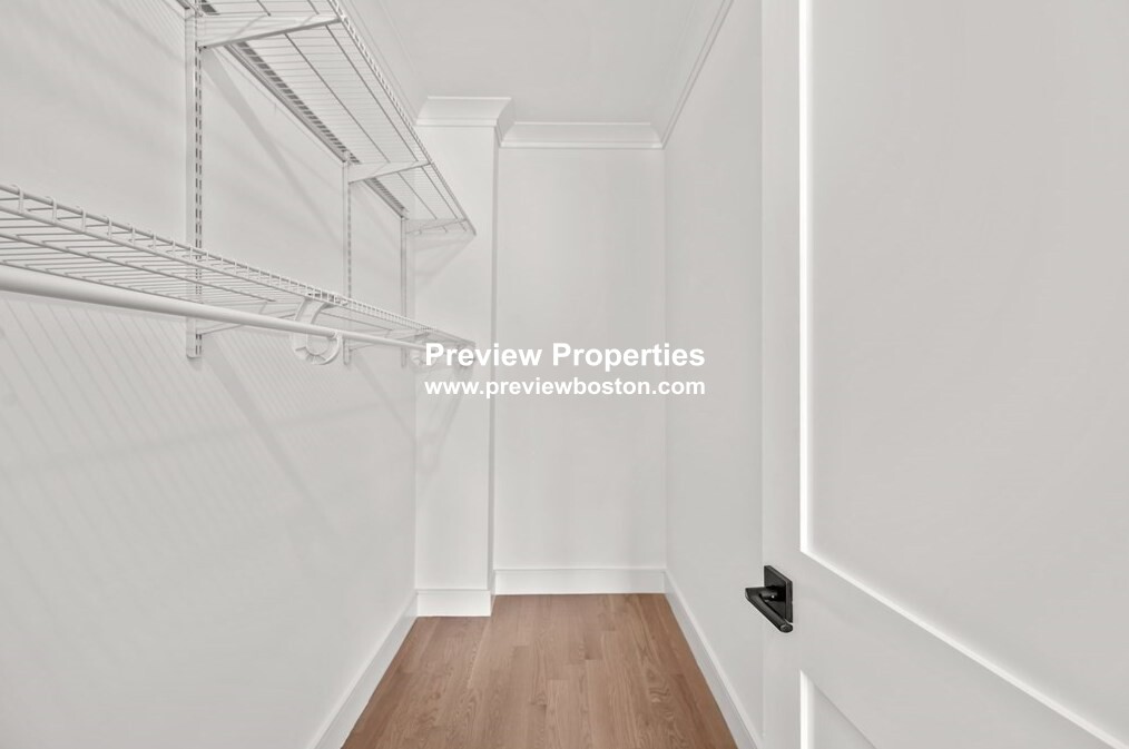 5 bed, 3 bath apartment for rent at 303 Maverick St Unit 1P, East Boston — photo 3 of 18