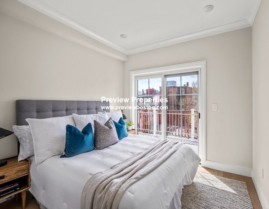 5 bed, 3 bath apartment for rent at 303 Maverick St Unit 1P, East Boston — photo 14 of 18