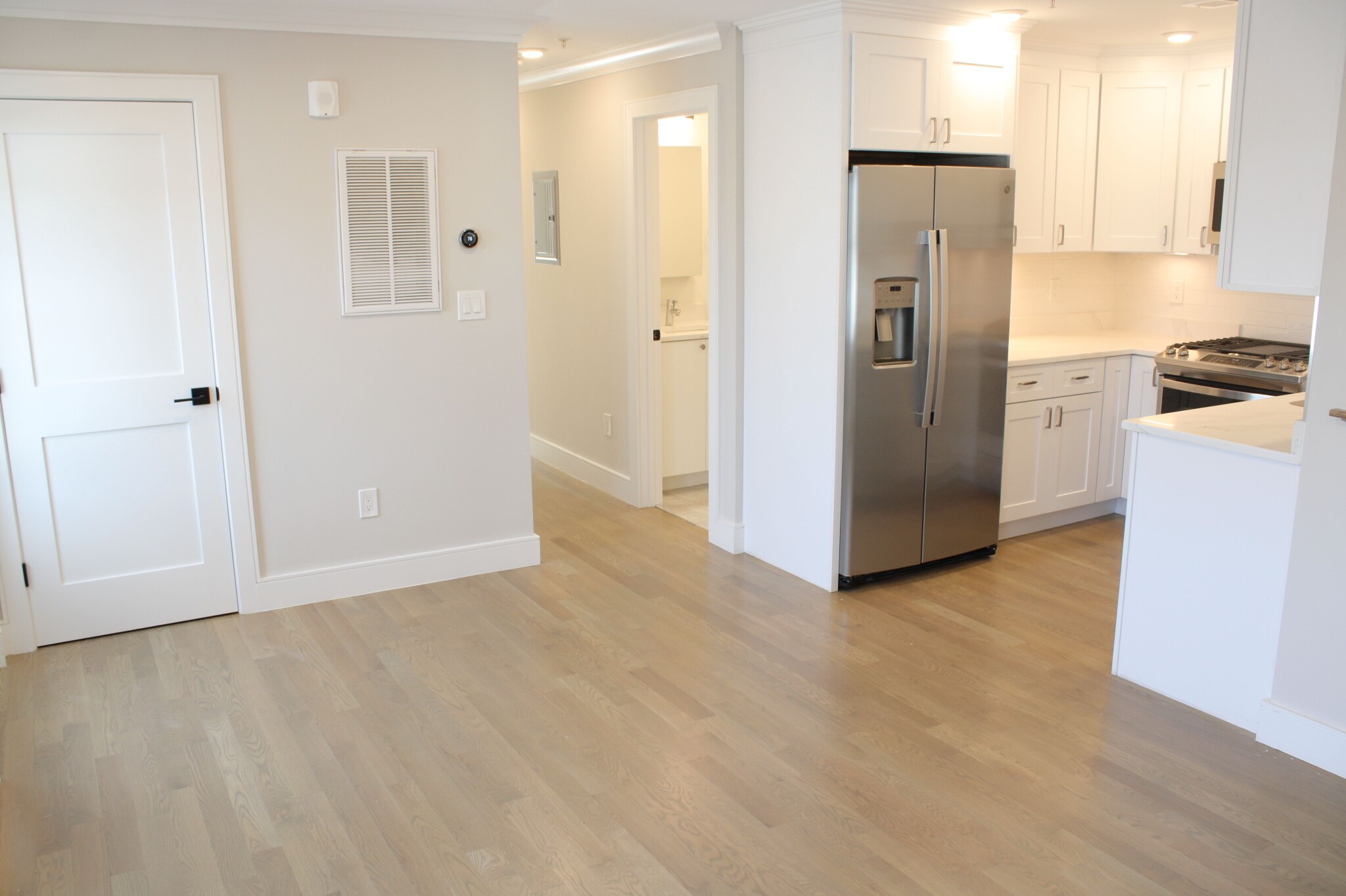 2 bed, 2 bath apartment for rent at 303 Maverick St Unit 4, East Boston — photo 9 of 18