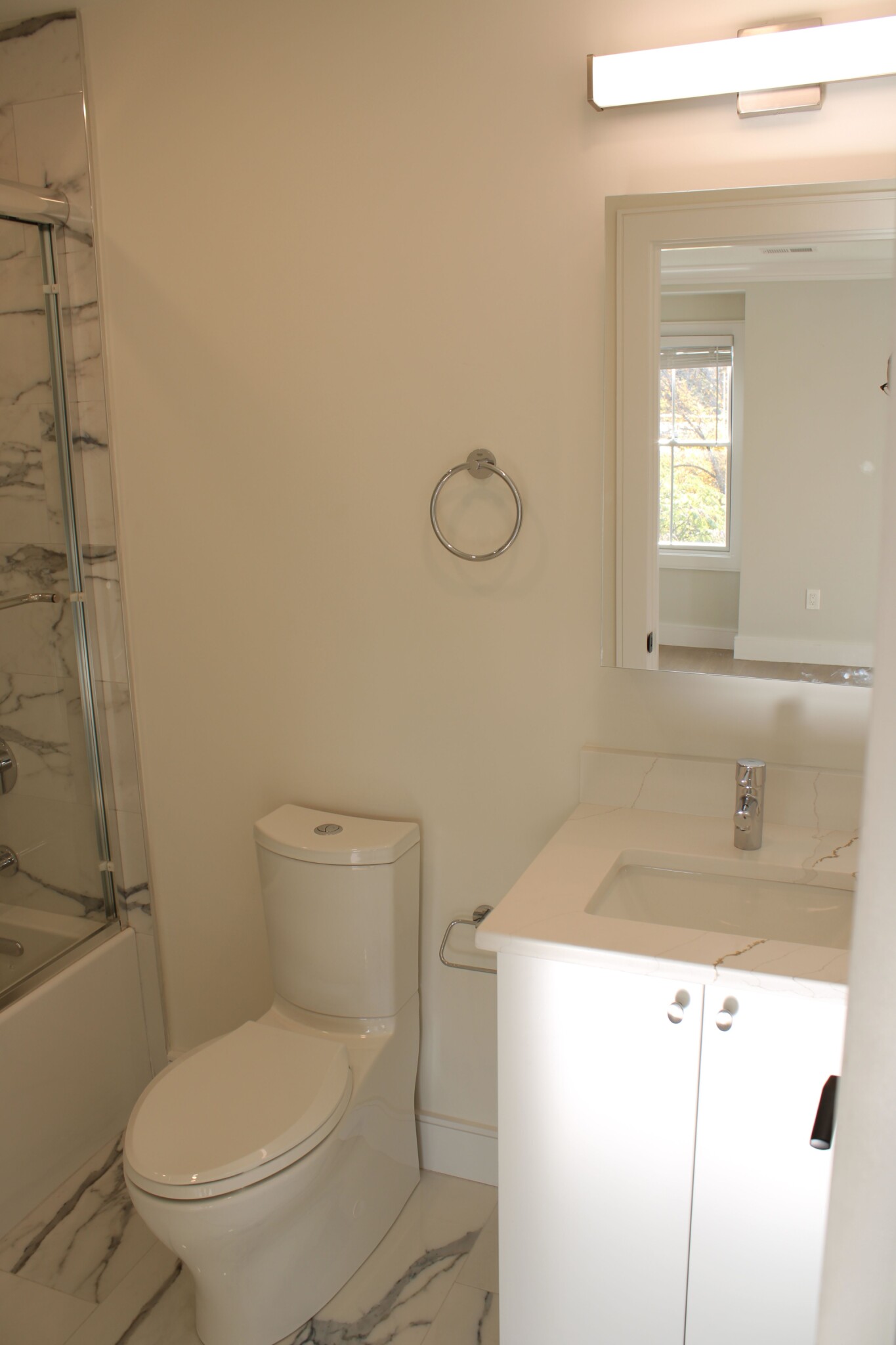 2 bed, 2 bath apartment for rent at 303 Maverick St Unit 4, East Boston — photo 17 of 18