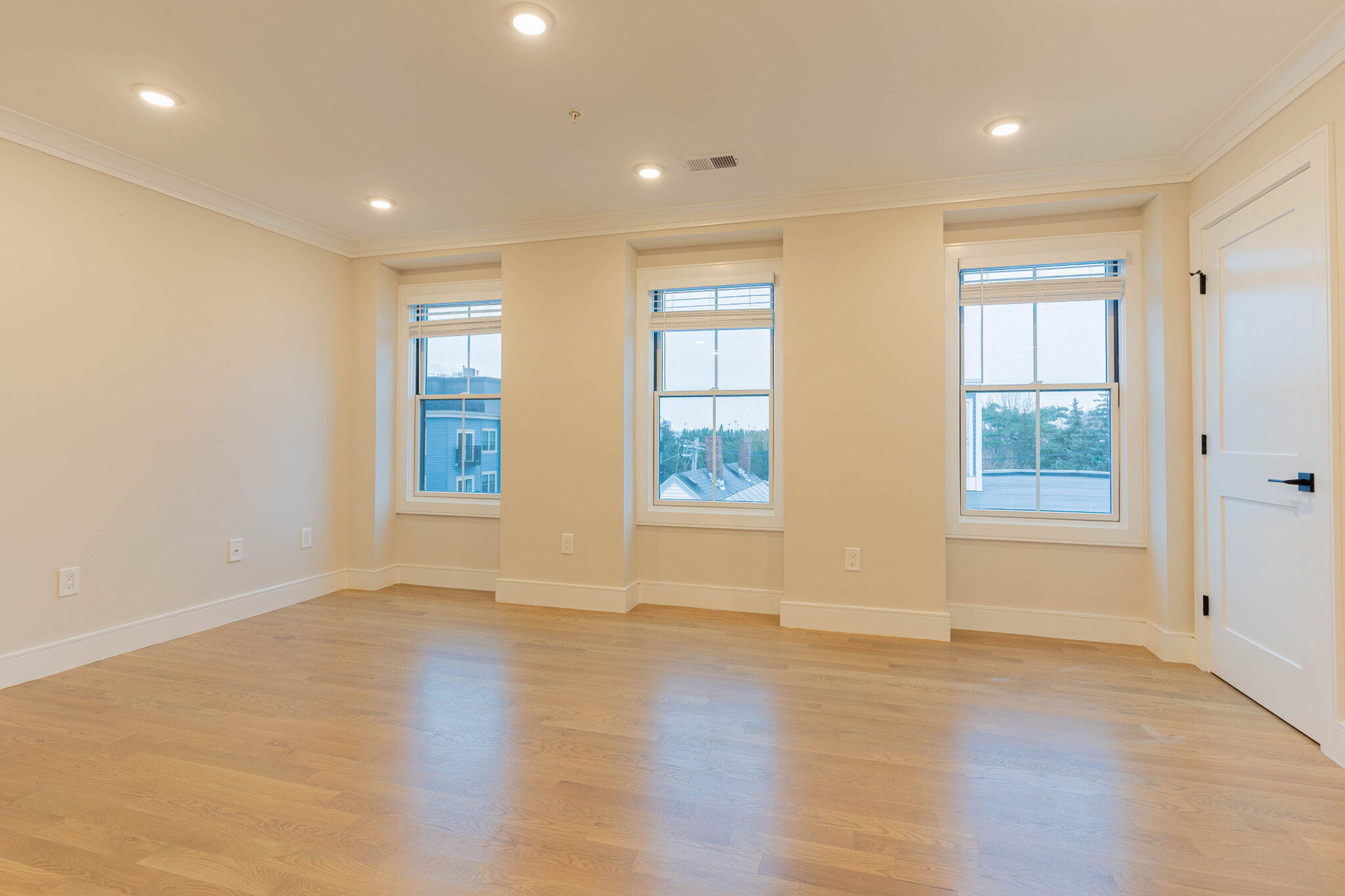 2 bed, 2 bath apartment for rent at 303 Maverick St Unit 4, East Boston — photo 6 of 18