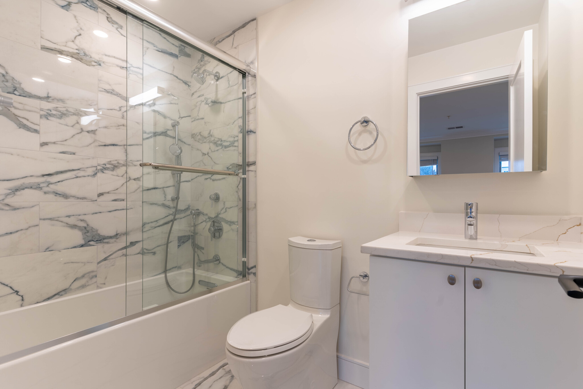 2 bed, 2 bath apartment for rent at 303 Maverick St Unit 4, East Boston — photo 3 of 18