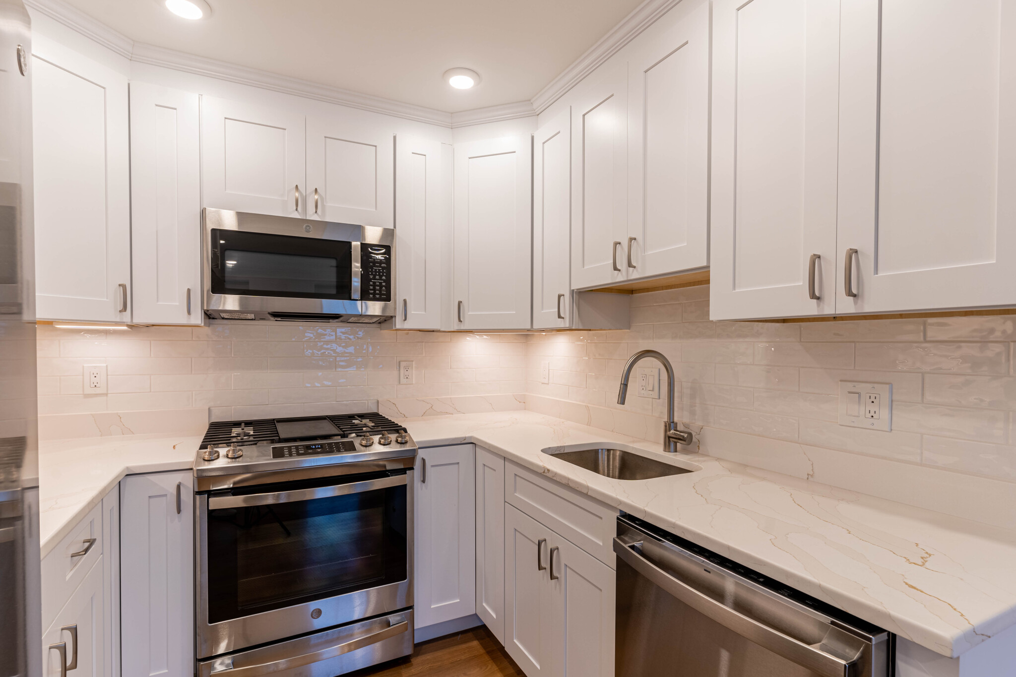 2 bed, 2 bath apartment for rent at 303 Maverick St Unit 4, East Boston — photo 5 of 18