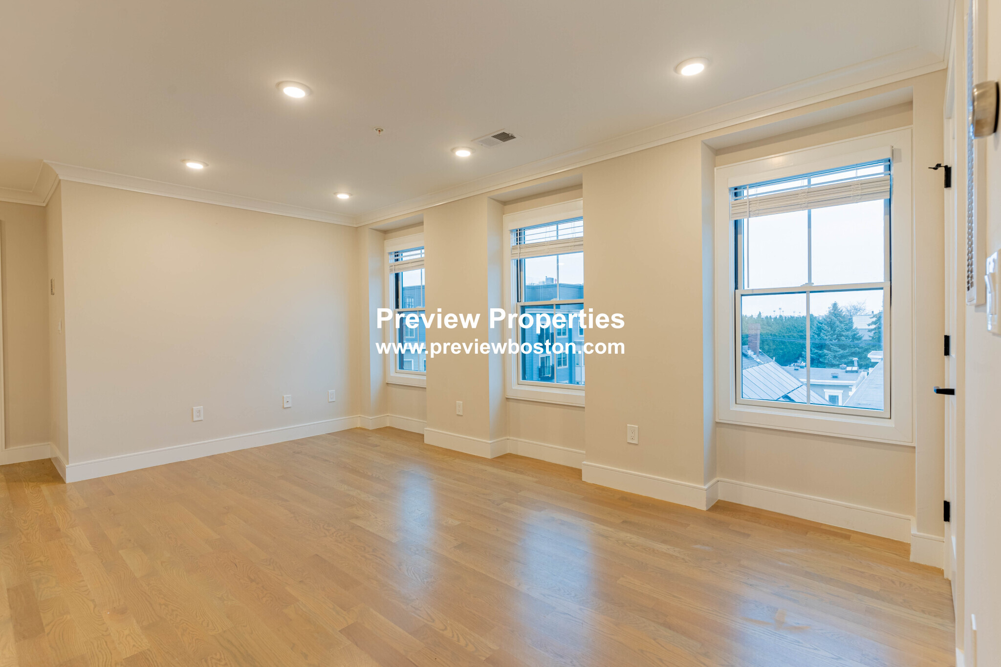 2 bed, 2 bath apartment for rent at 303 Maverick St Unit 4P, East Boston