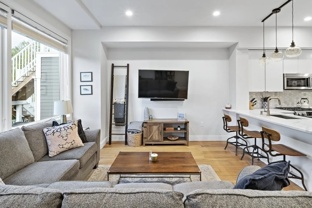 2 bed, 2 bath apartment for rent at 303 Sumner St Unit 3R, East Boston — photo 2 of 25