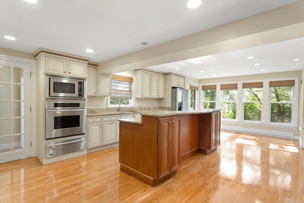 5 bed, 3 bath apartment for rent at 303 Upland Ave, Newton Highlands — photo 3 of 20