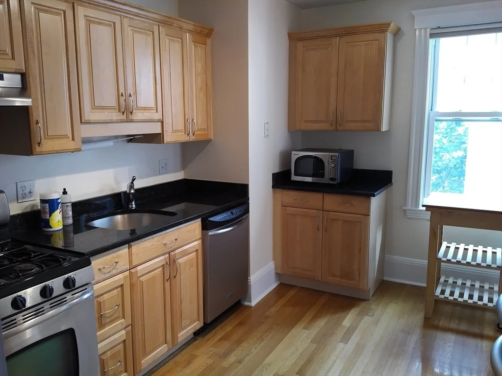 2 bed, 1 bath apartment for rent at 304 Allston St Unit 4, Cambridgeport — photo 9 of 20