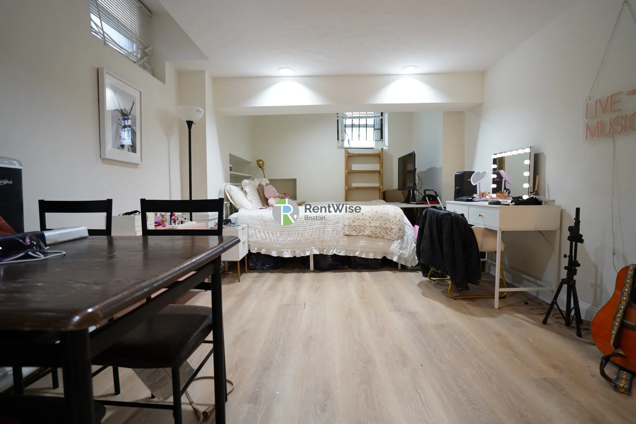 Studio bed, 1 bath apartment for rent at 304 Berkeley St Unit 1-1, Back Bay — photo 3 of 16