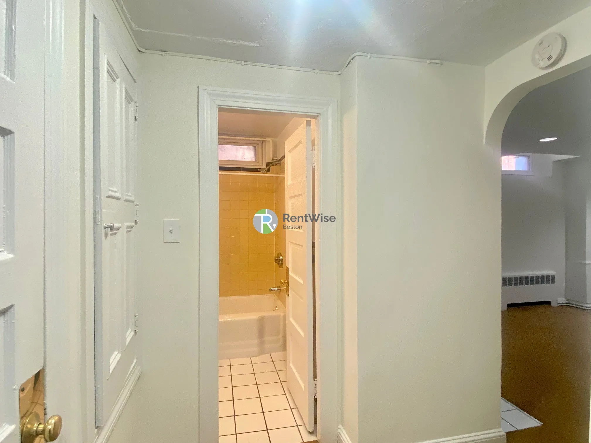 Studio bed, 1 bath apartment for rent at 304 Berkeley St Unit 304-1, Back Bay — photo 13 of 19
