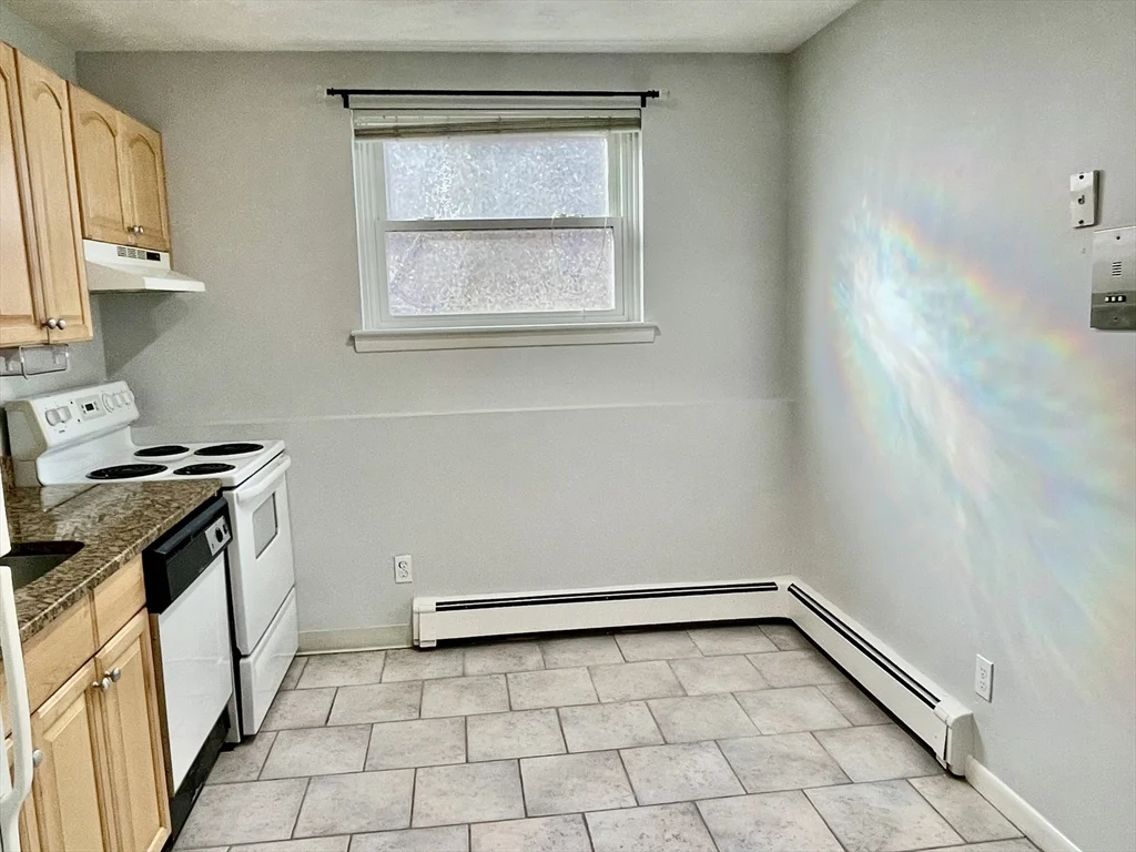1 bed, 1 bath apartment for rent at 304 College Farm Rd Unit 1, Waltham — photo 5 of 10