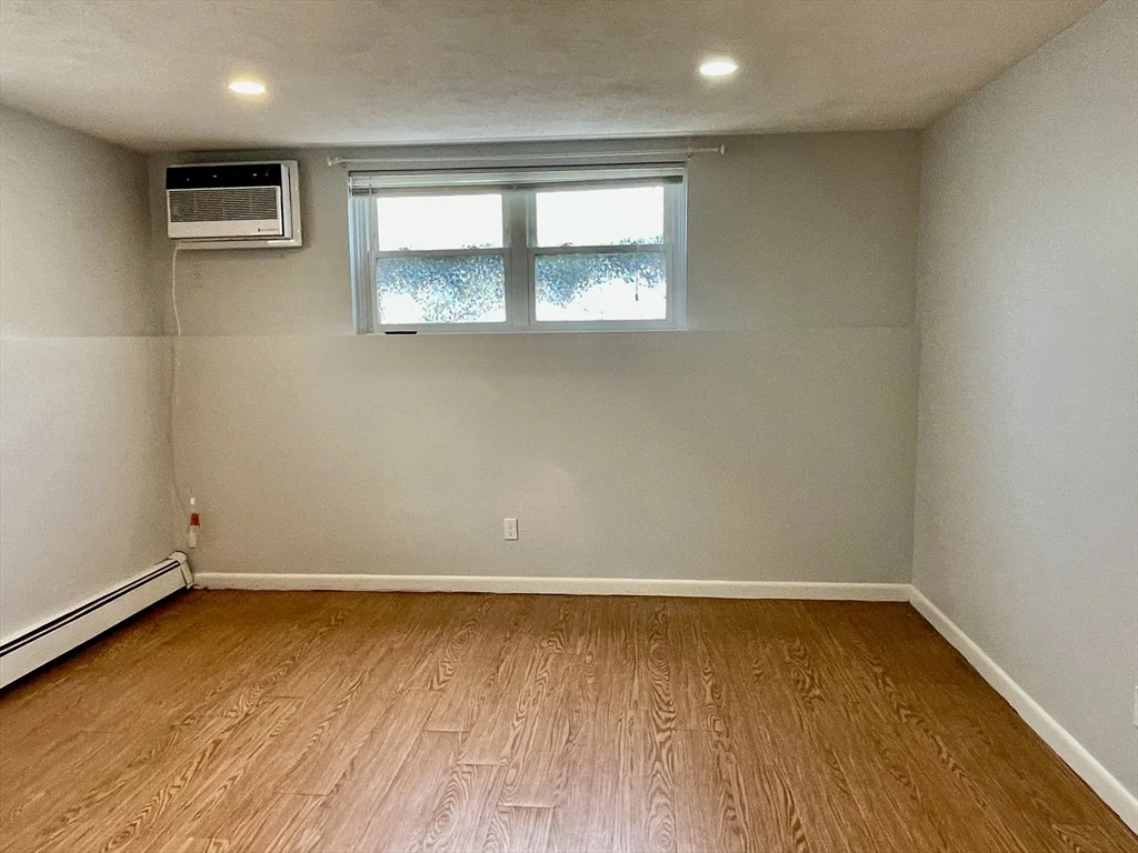 1 bed, 1 bath apartment for rent at 304 College Farm Rd Unit 1, Waltham — photo 3 of 10