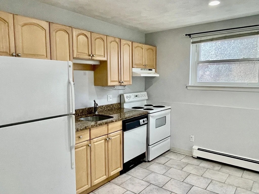 1 bed, 1 bath apartment for rent at 304 College Farm Rd Unit 1, Waltham — photo 6 of 10
