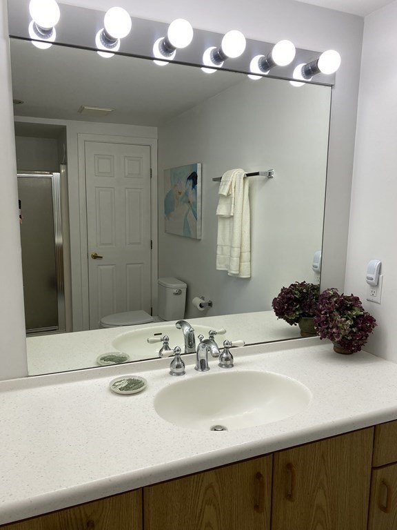 2 bed, 2 bath apartment for rent at 304 Commodore Ct Unit 304, Spinnaker Island — photo 11 of 18