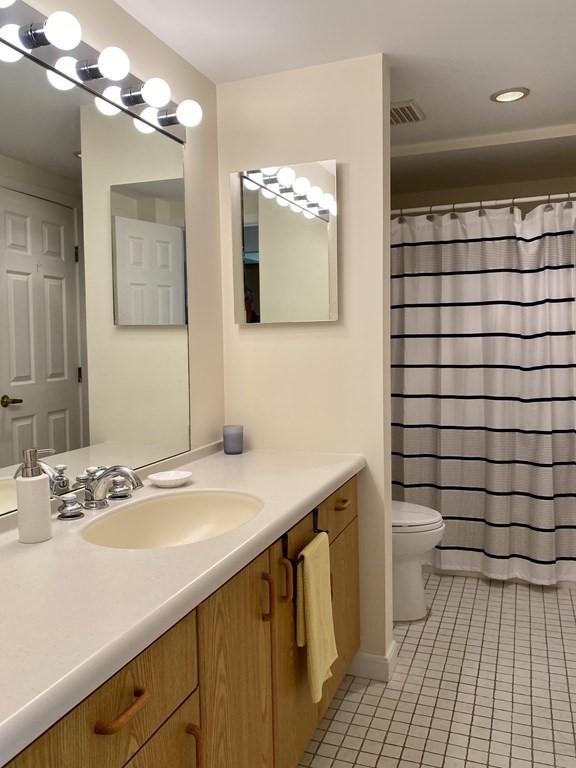 2 bed, 2 bath apartment for rent at 304 Commodore Ct Unit 304, Spinnaker Island — photo 8 of 18