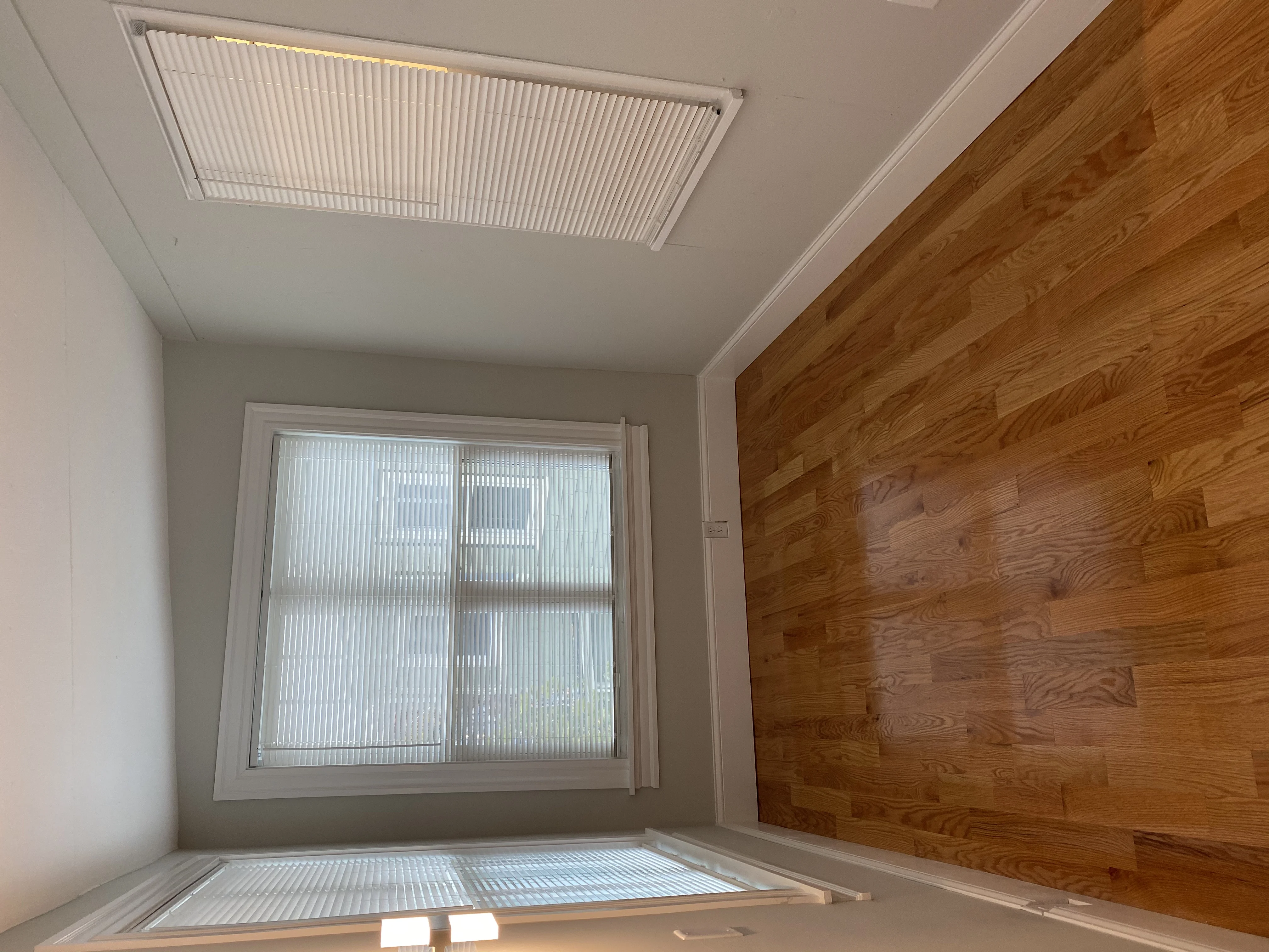 4 bed, 2 bath apartment for rent at 305 Highland Ave Unit 3, Powder House Square — photo 4 of 20