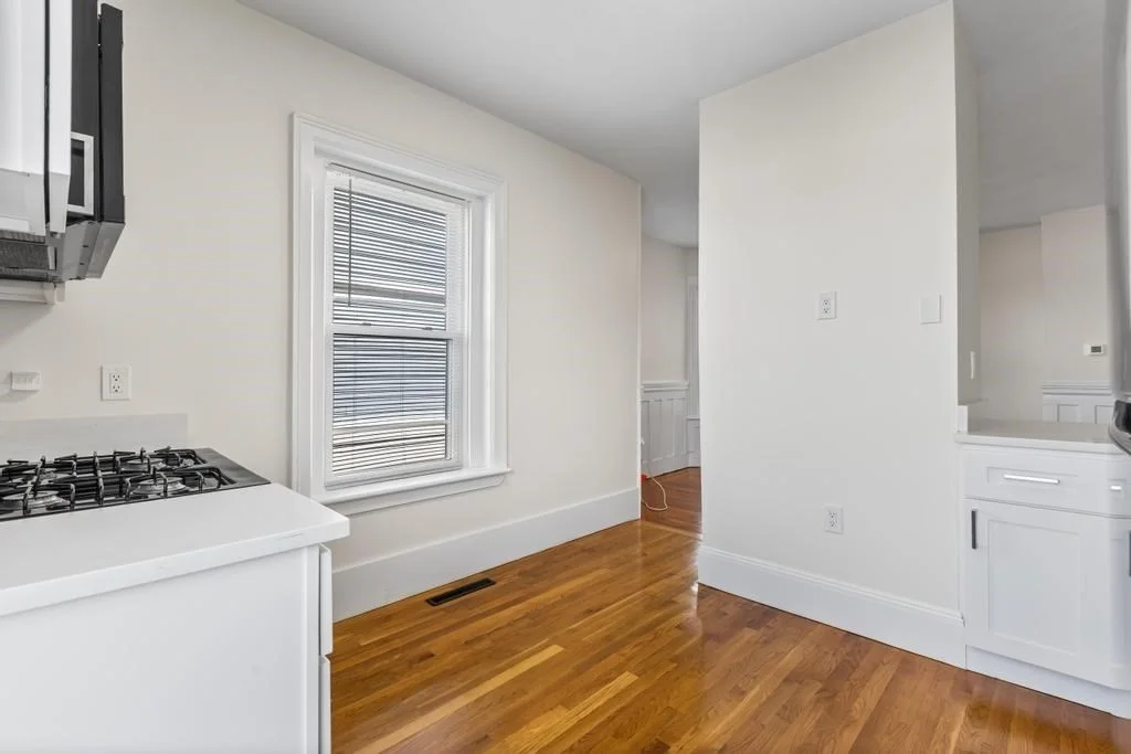 3 bed, 1 bath apartment for rent at 305 Medford St Unit 1, Winter Hill — photo 5 of 21