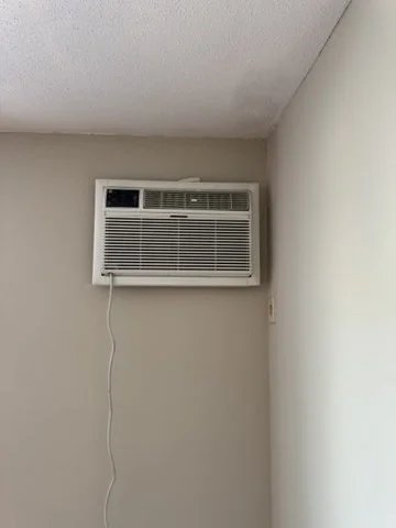 2 bed, 1 bath apartment for rent at 305 Pine St Unit 12, Highlands — photo 12 of 19
