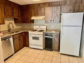 2 bed, 1 bath apartment for rent at 305 Pine St Unit 12, Highlands — photo 2 of 19