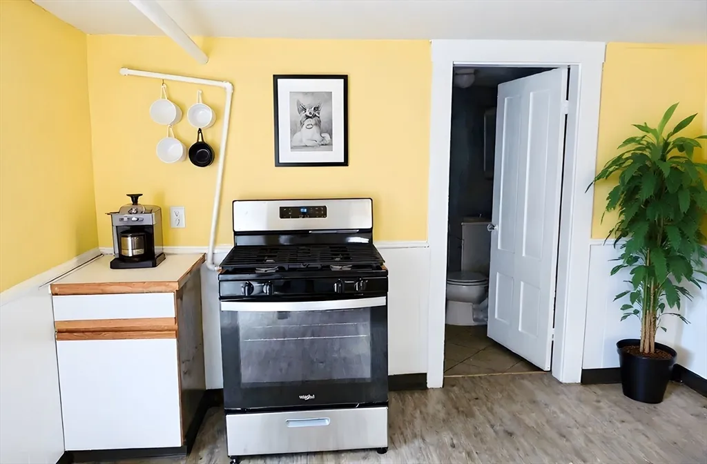 1 bed, 1 bath apartment for rent at 305 Rindge Ave Unit 1, North Cambridge — photo 4 of 7