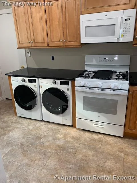 2 bed, 1 bath apartment for rent at 305 Washington St Unit 2, Union Square — photo 4 of 21