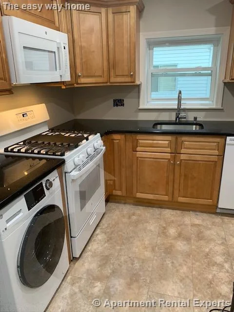2 bed, 1 bath apartment for rent at 305 Washington St Unit 2, Union Square — photo 1 of 21