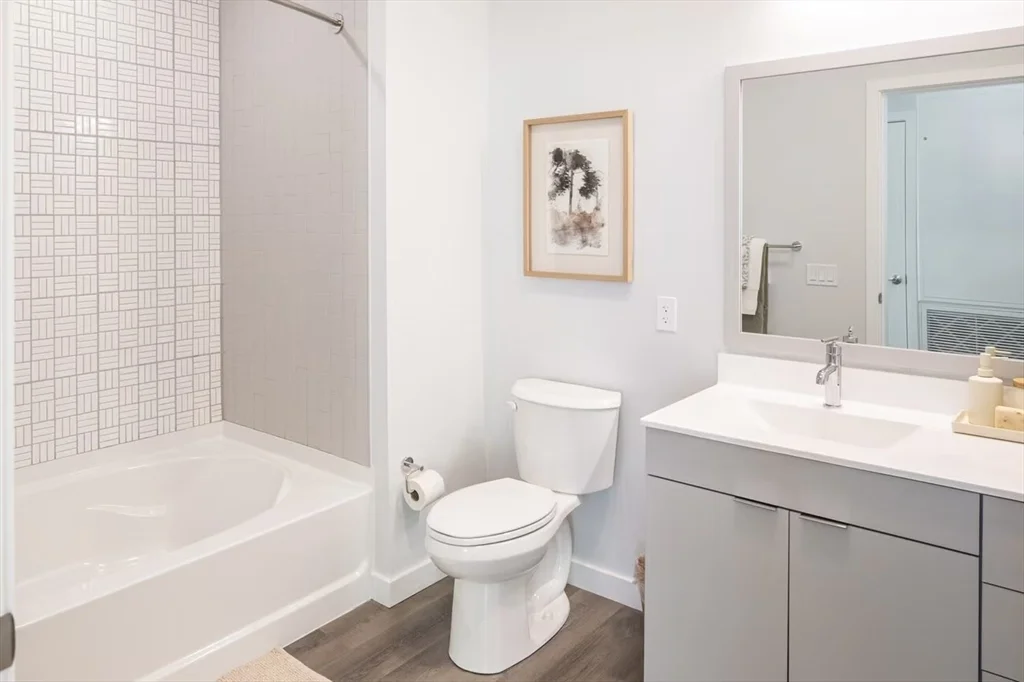 3 bed, 2 bath apartment for rent at 305 Winter St Unit 527, Piety Corner — photo 7 of 15