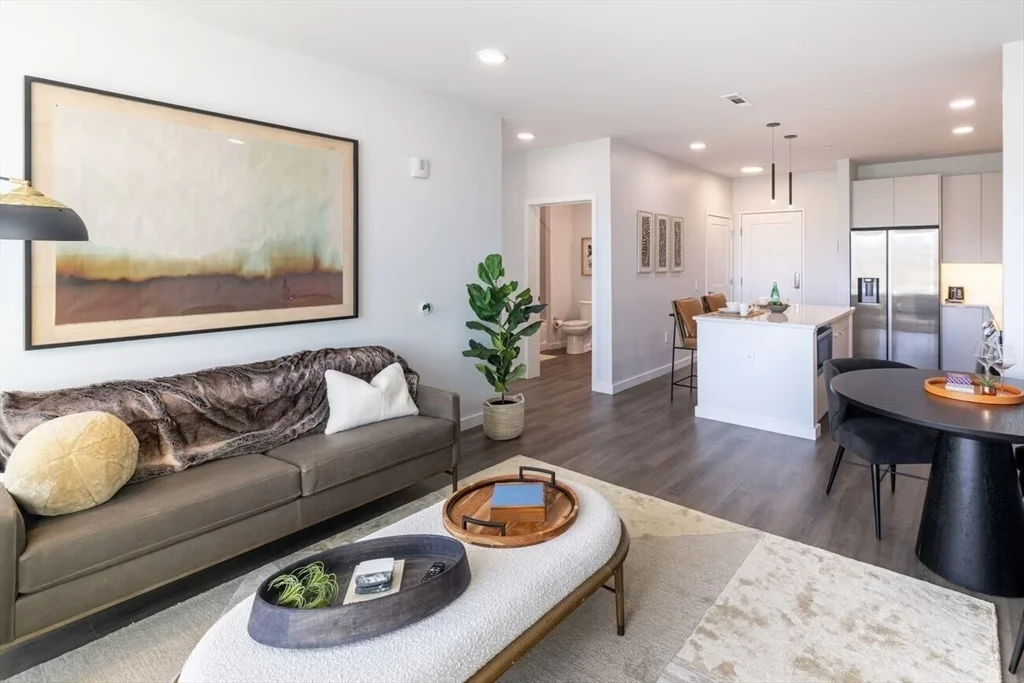 3 bed, 2 bath apartment for rent at 305 Winter St Unit 627, Piety Corner — photo 2 of 17