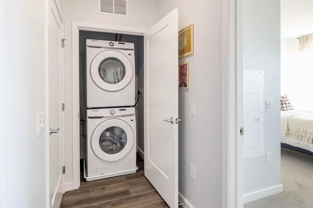 3 bed, 2 bath apartment for rent at 305 Winter St Unit 627, Piety Corner — photo 8 of 17