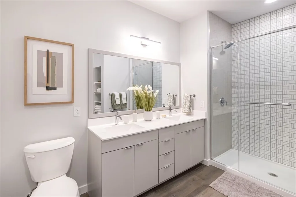 3 bed, 2 bath apartment for rent at 305 Winter St Unit 627, Piety Corner — photo 5 of 17