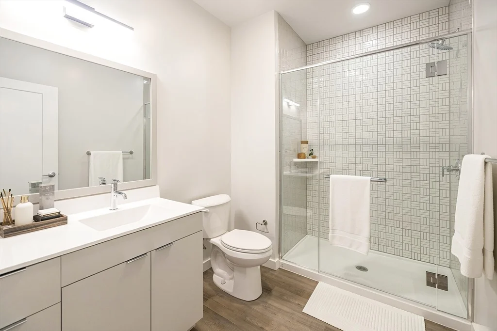 Studio bed, 1 bath apartment for rent at 305 Winter St Unit 719, Piety Corner — photo 3 of 11