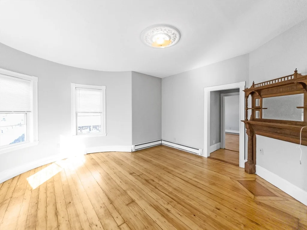 3 bed, 1 bath apartment for rent at 306 Centre St Unit 1, Jamaica Plain — photo 2 of 21