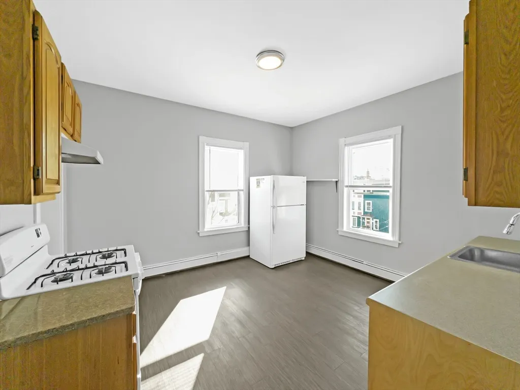 3 bed, 1 bath apartment for rent at 306 Centre St Unit 1, Jamaica Plain — photo 19 of 21