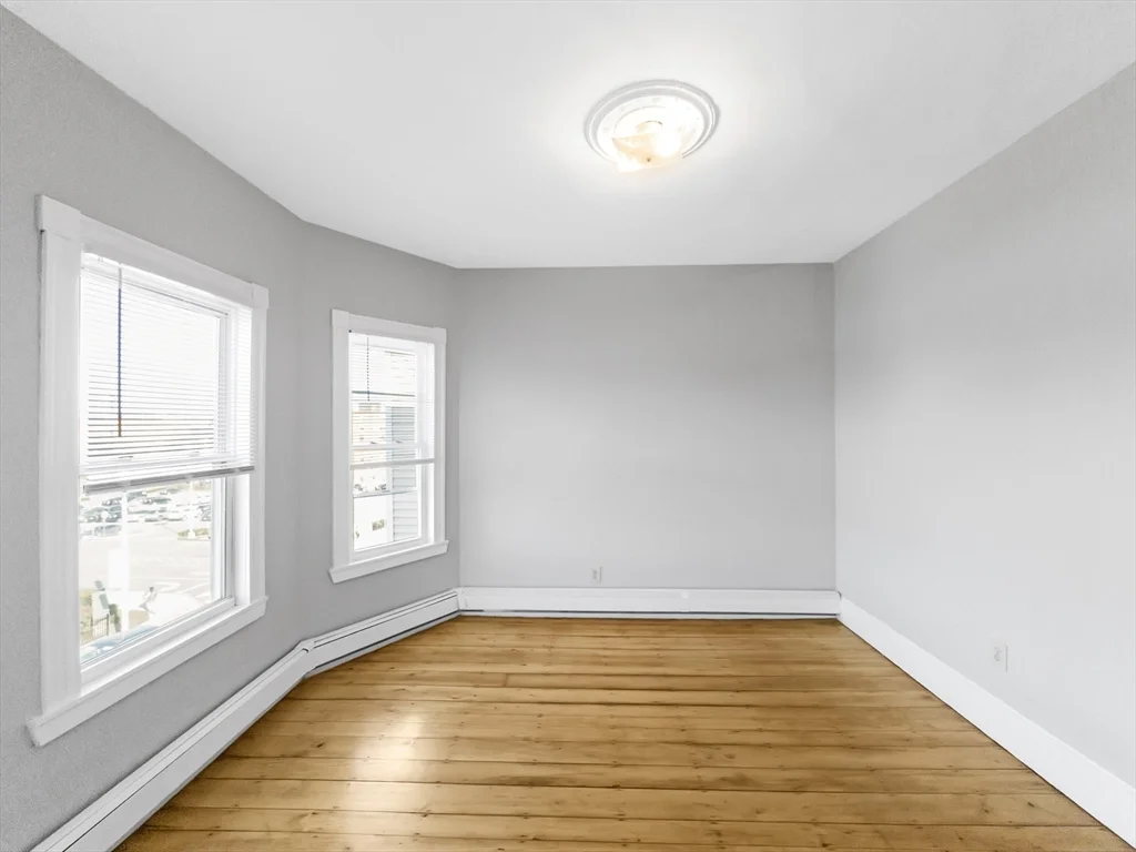 3 bed, 1 bath apartment for rent at 306 Centre St Unit 3, Jamaica Plain — photo 8 of 21