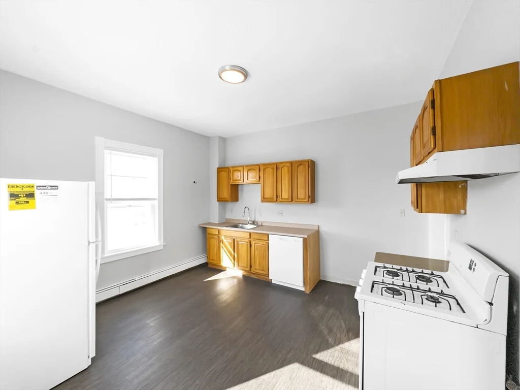 3 bed, 1 bath apartment for rent at 306 Centre St Unit 3, Jamaica Plain — photo 18 of 21