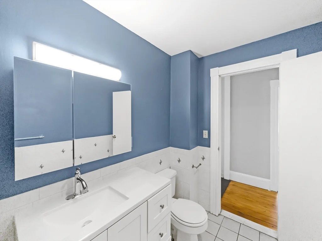 3 bed, 1 bath apartment for rent at 306 Centre St Unit 3, Jamaica Plain — photo 10 of 21