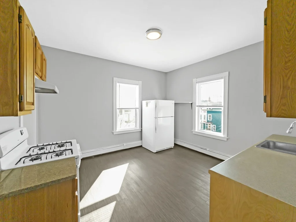 3 bed, 1 bath apartment for rent at 306 Centre St Unit 3, Jamaica Plain — photo 19 of 21
