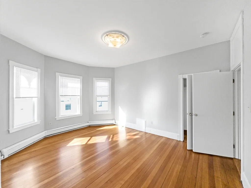 3 bed, 1 bath apartment for rent at 306 Centre St Unit 3, Jamaica Plain — photo 12 of 21