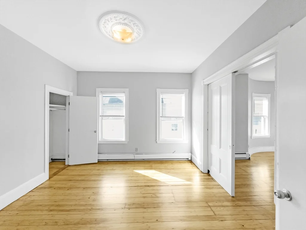 3 bed, 1 bath apartment for rent at 306 Centre St Unit 3, Jamaica Plain — photo 5 of 21
