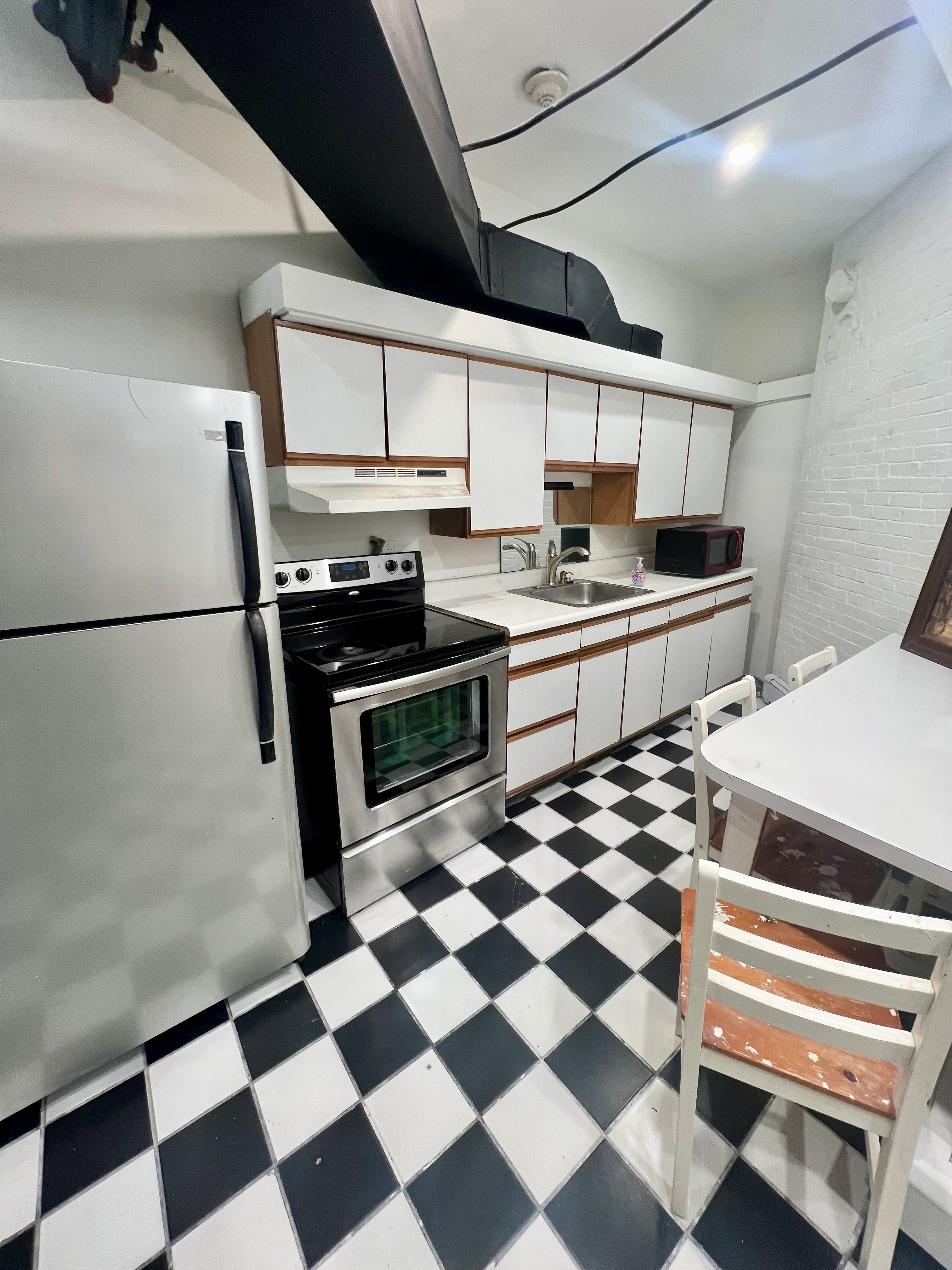 2 bed, 1 bath apartment for rent at 306 Commonwealth Ave Unit 1, Back Bay — photo 2 of 6