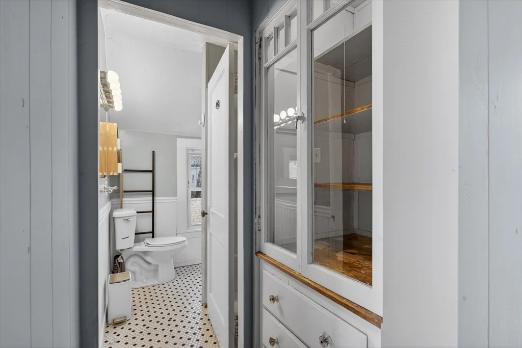 1 bed, 1 bath apartment for rent at 306 Edge Hill Rd Unit R, Milton — photo 13 of 20
