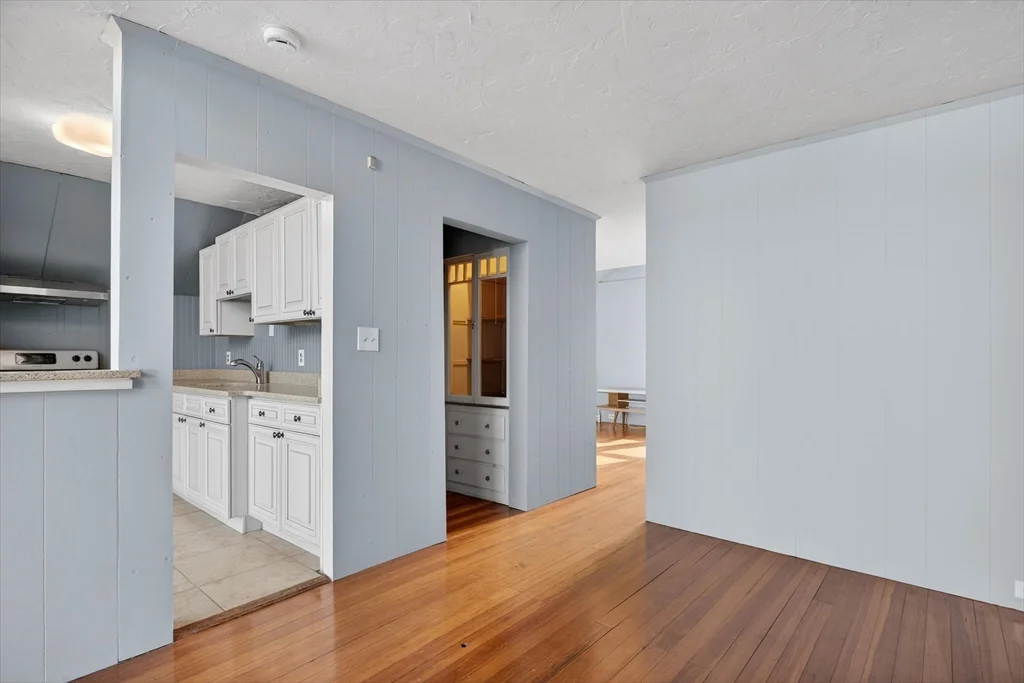 1 bed, 1 bath apartment for rent at 306 Edge Hill Rd Unit R, Milton — photo 12 of 20