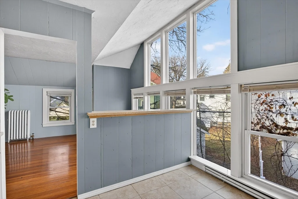 1 bed, 1 bath apartment for rent at 306 Edge Hill Rd Unit R, Milton — photo 10 of 20