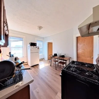 3 bed, 1 bath apartment for rent at 306 Prospect St Unit 3, Wellington-Harrington — photo 2 of 10