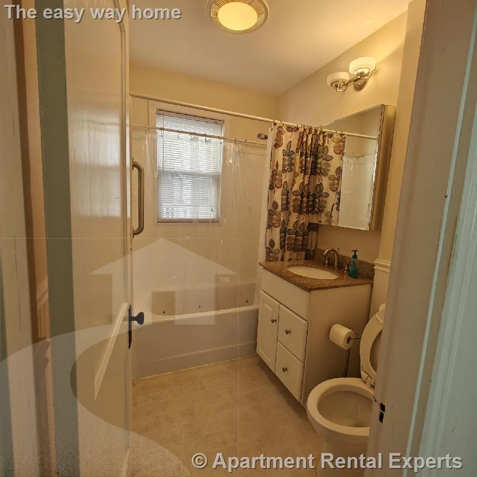 3 bed, 1 bath apartment for rent at 306 Spring St Extension, Fulton Heights — photo 6 of 7